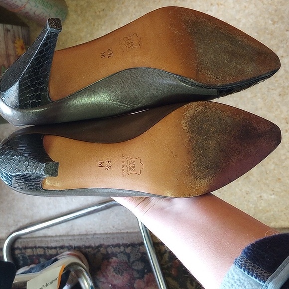 Anne Klein Size 8.5 Black and Gray Leather Heels, Italian - Picture 6 of 6